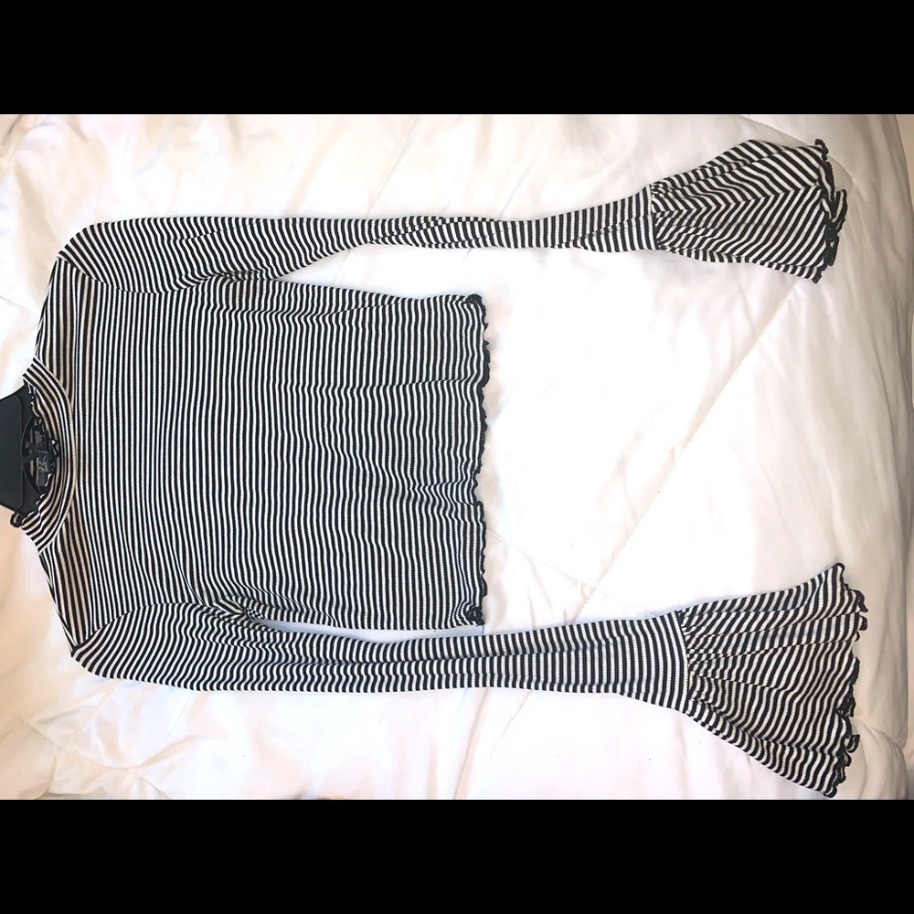 long-sleeved crop top!